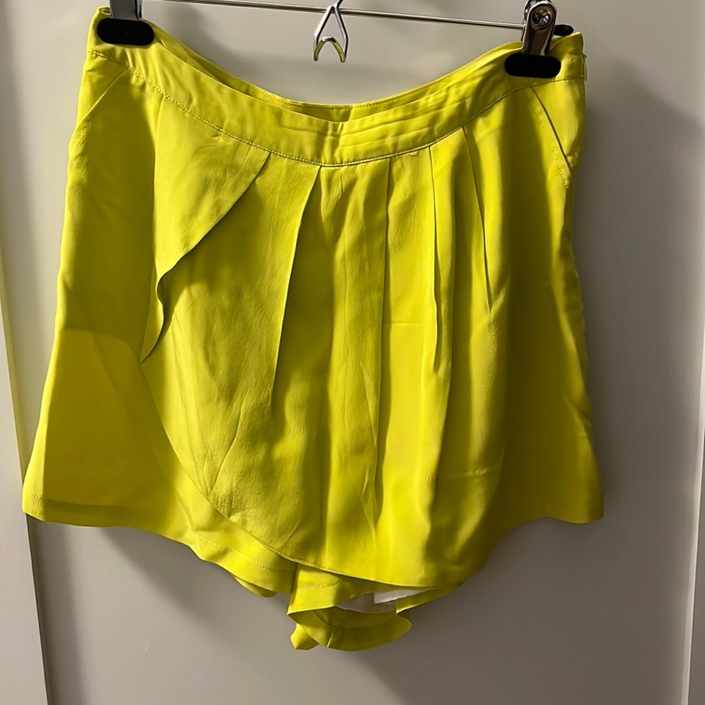 Yumi Kim skort - chartreuse!